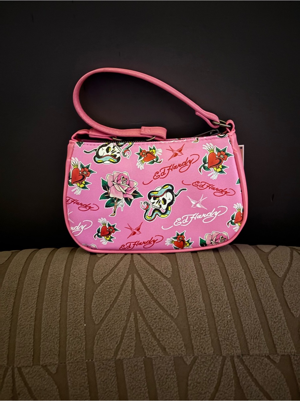 Ed Hardy Pink Tattoo-Print Shoulder Bag with Floral & Skull Motifs - Picture 2 of 2